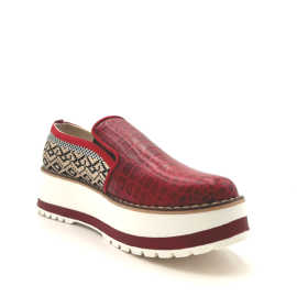 Mocasín en Cuero Craquelado Rojo